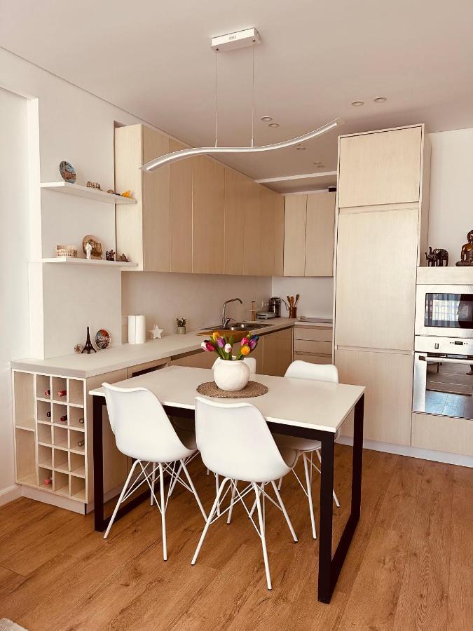 Madalin Seaside Apartment Vlorë Eksteriør billede