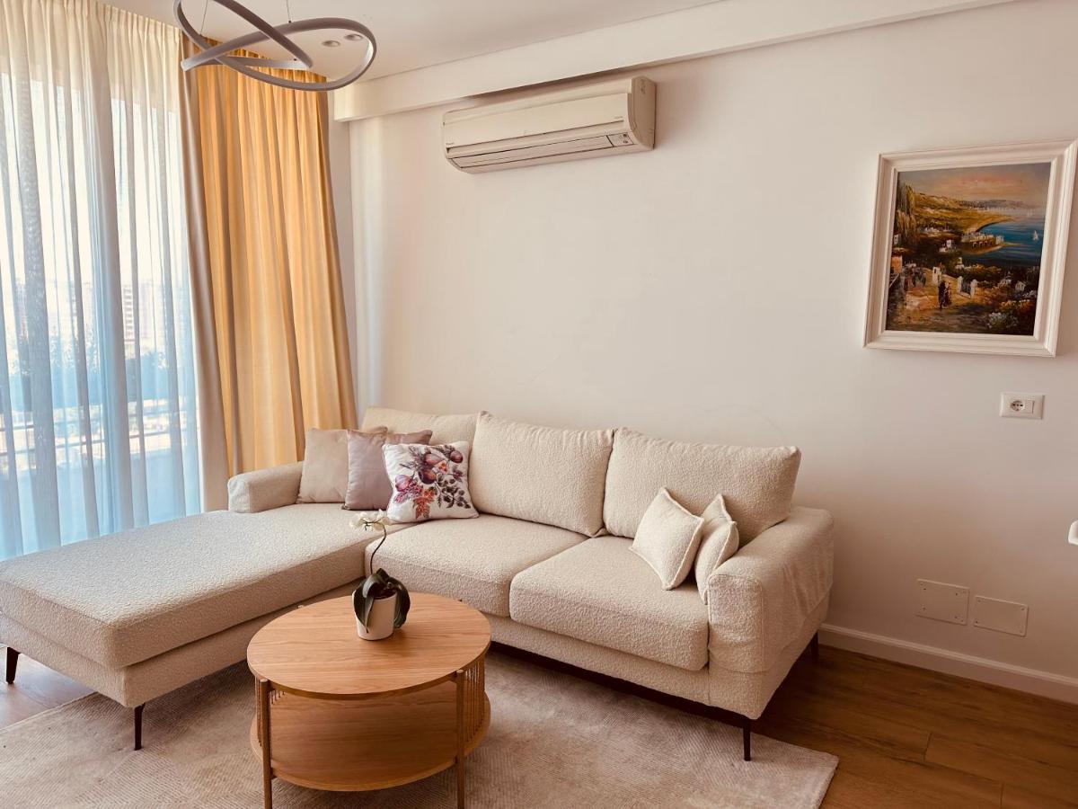 Madalin Seaside Apartment Vlorë Eksteriør billede